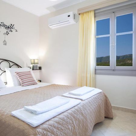 Villa George Poros House Exterior foto